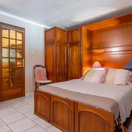 De L'artiste Andrea Вилла